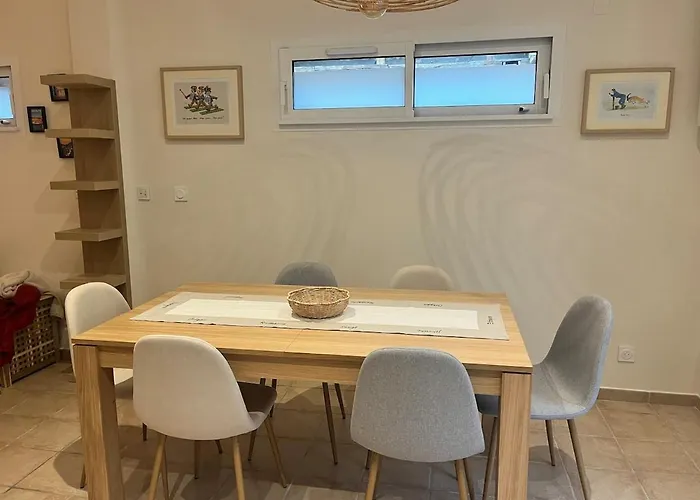 Charmante Maison De Village A Prázdninový dům